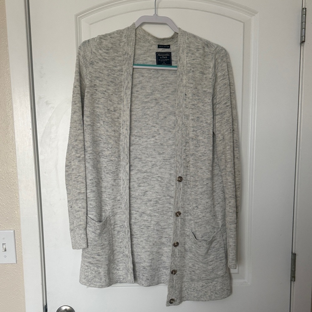 Abercrombie & Fitch Light Gray Women's Cardigan